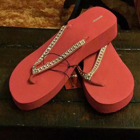 Pink Thong Sandals NWT - Picture 3 of 6